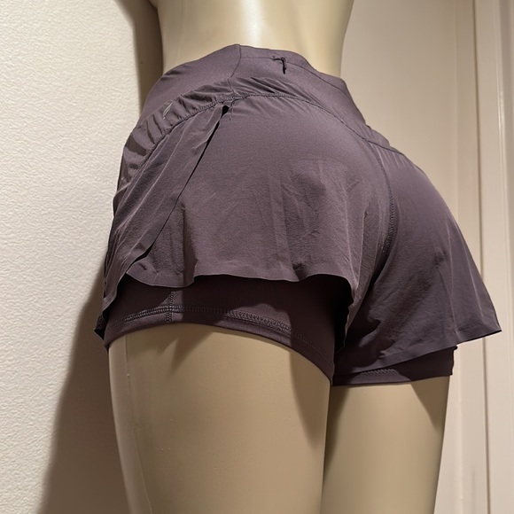 Fabletics Pants - Flowy running/yoga shorts